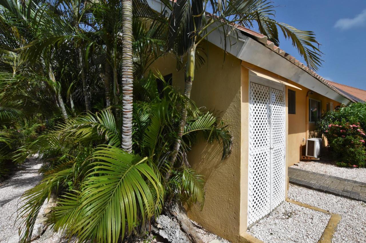 Seru Coral Apartment Willemstad Exterior photo
