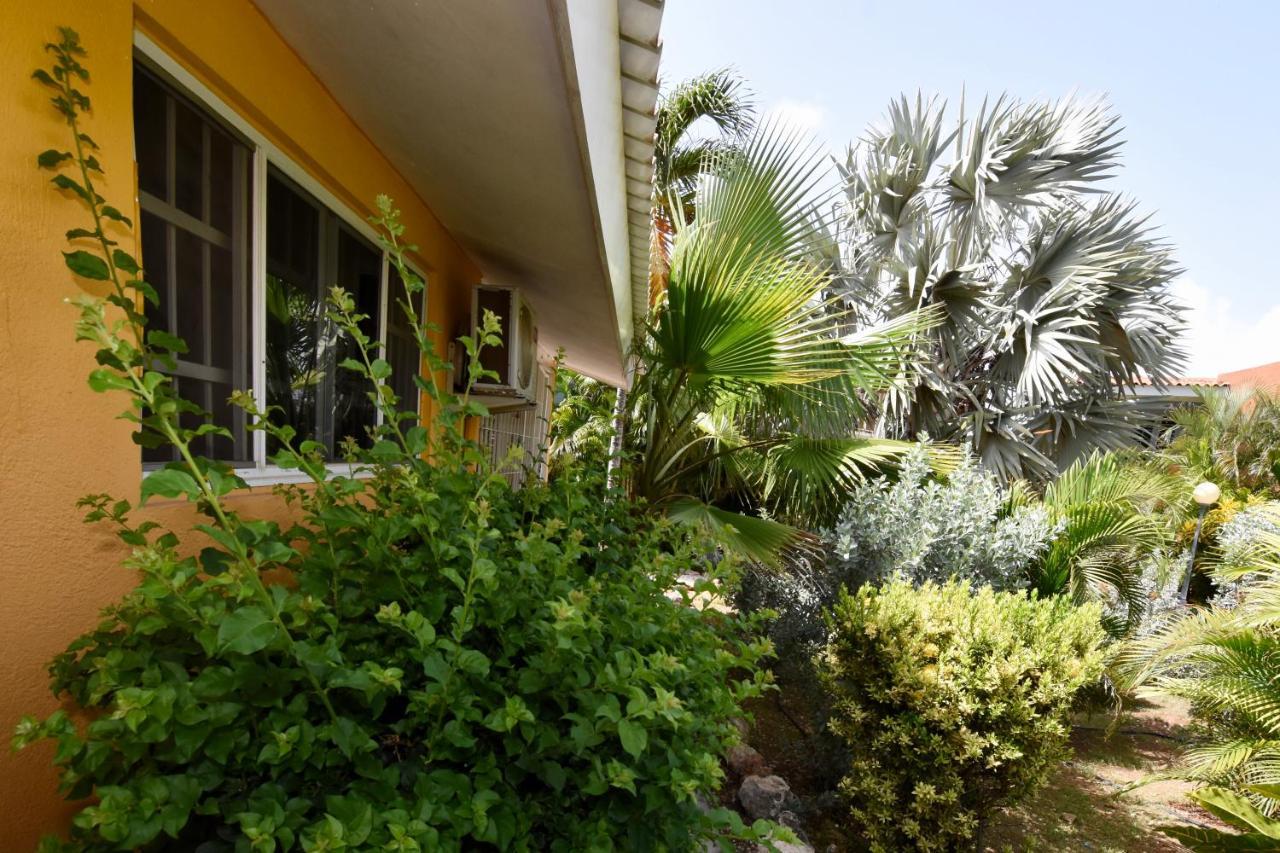Seru Coral Apartment Willemstad Exterior photo