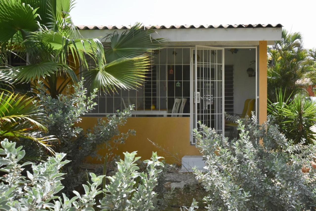 Seru Coral Apartment Willemstad Exterior photo